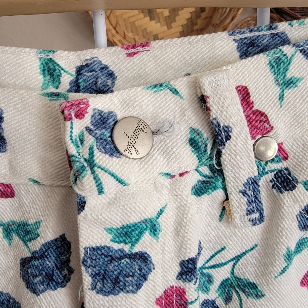 Vintage Wrangler Floral Print Shorts SZ 5/6 - Picture 3 of 5
